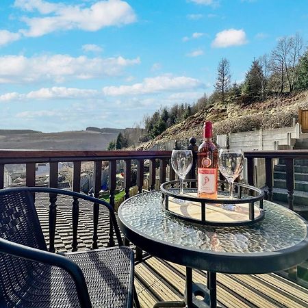 3 Bed Home In Tonypandy With Balcony View Room Llwynypia Ngoại thất bức ảnh