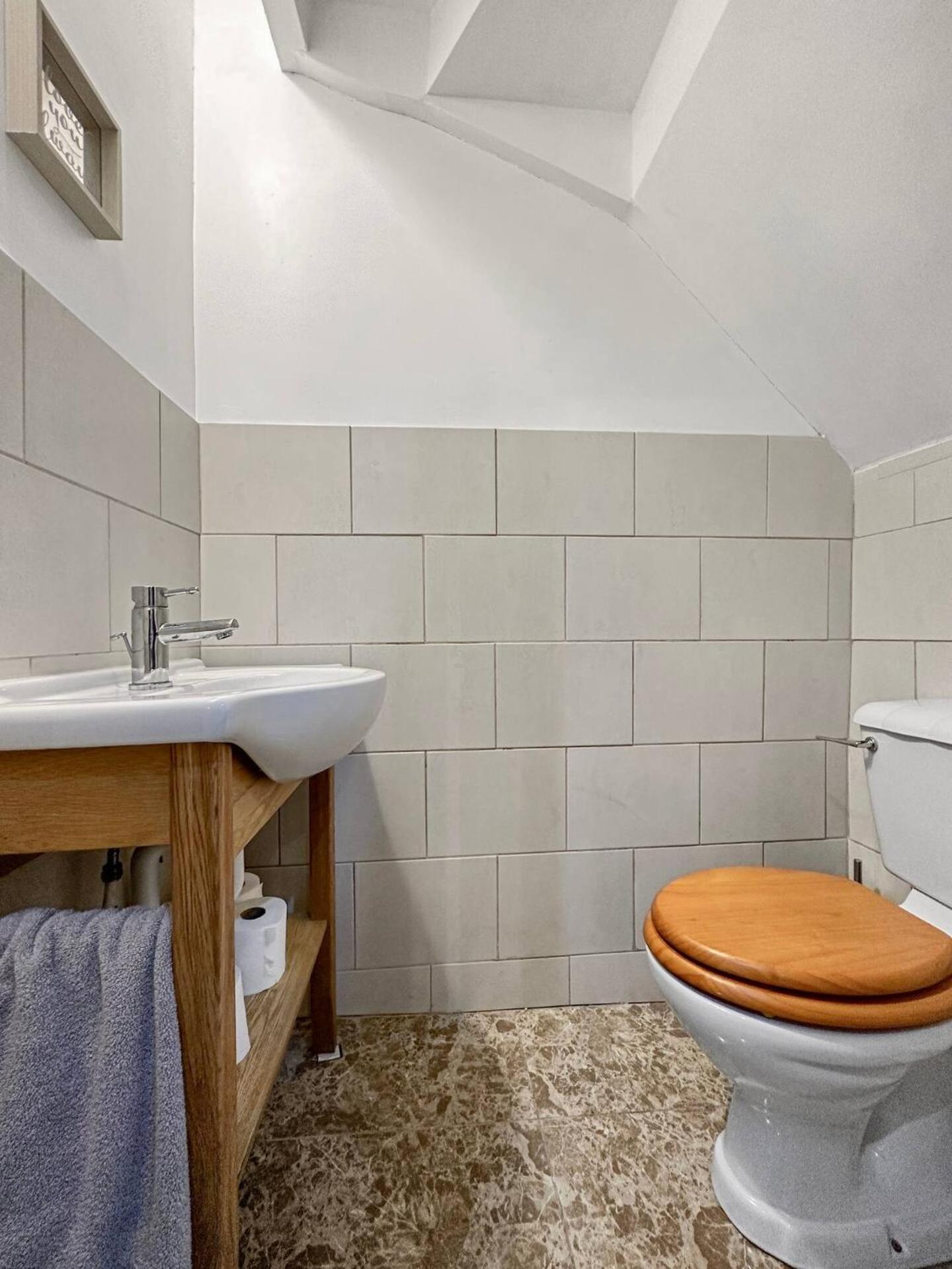 3 Bed Home In Tonypandy With Balcony View Room Llwynypia Ngoại thất bức ảnh